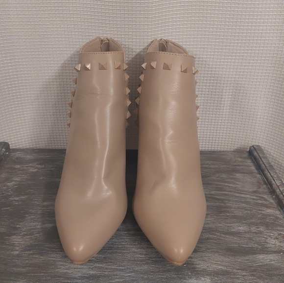 Mari A. Norma Taupe/ tan Chunky Block Heel Studded Booties - Picture 5 of 12